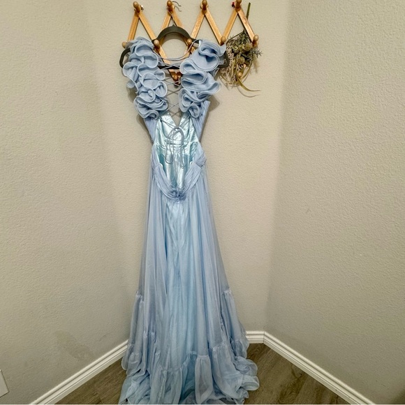 Mac Duggal Ruffle Tiered Cut Out Baby Blue Chiffon Gown Dress Size 10 - Picture 11 of 13